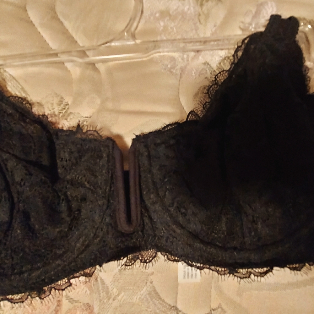 Auden 32D bra